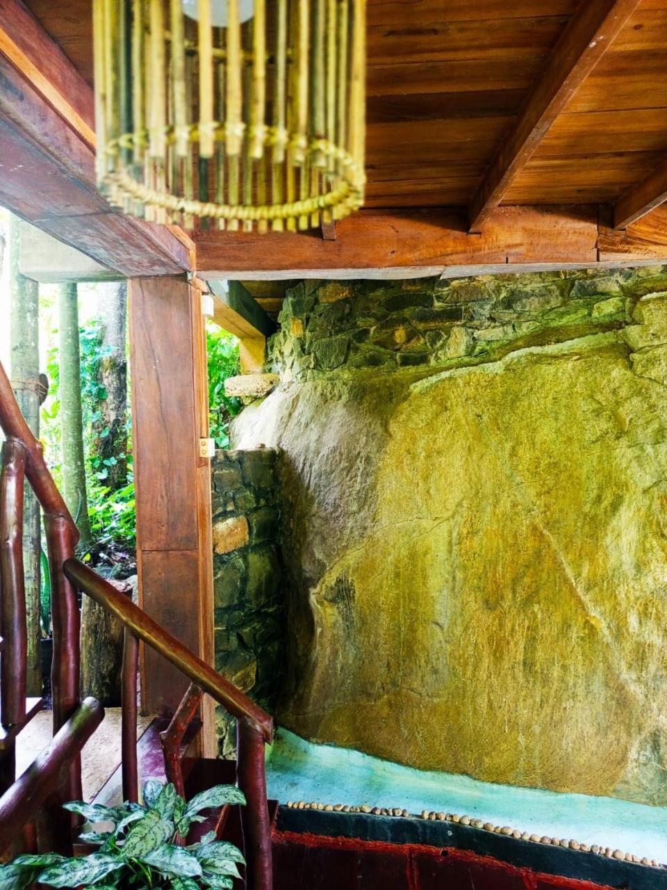 Jungle Face Inn Ella Luaran gambar