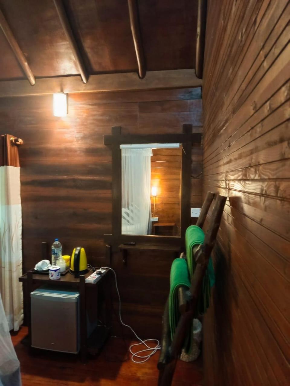 Jungle Face Inn Ella Luaran gambar