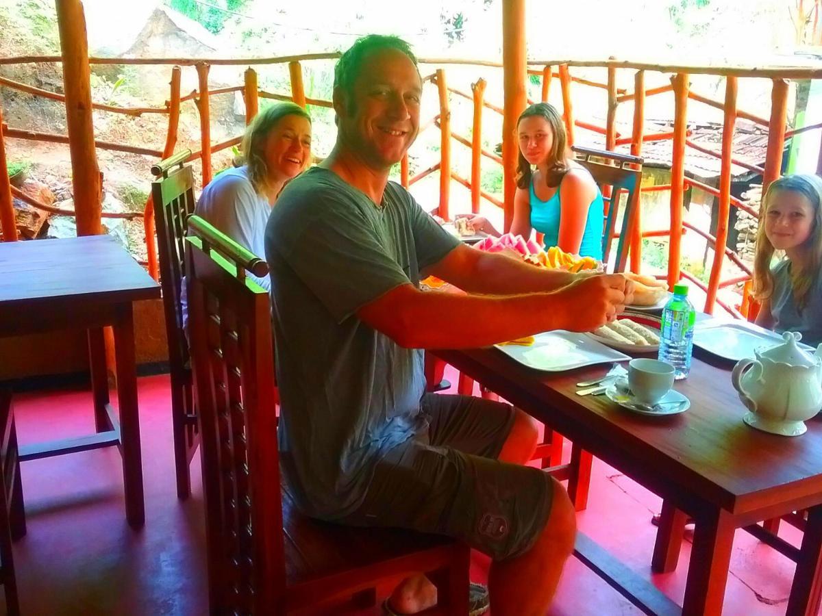 Jungle Face Inn Ella Luaran gambar